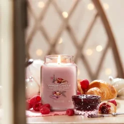Signature Jar Candle Yankee Candle Large Parisian Holiday Brunch 567g Clearance